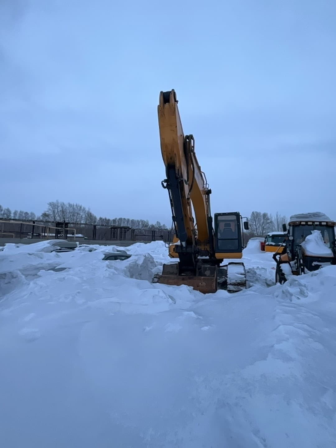 Liugong CLG933 Экскаватор - 1