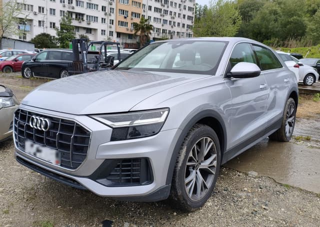 Audi Q8 - 1