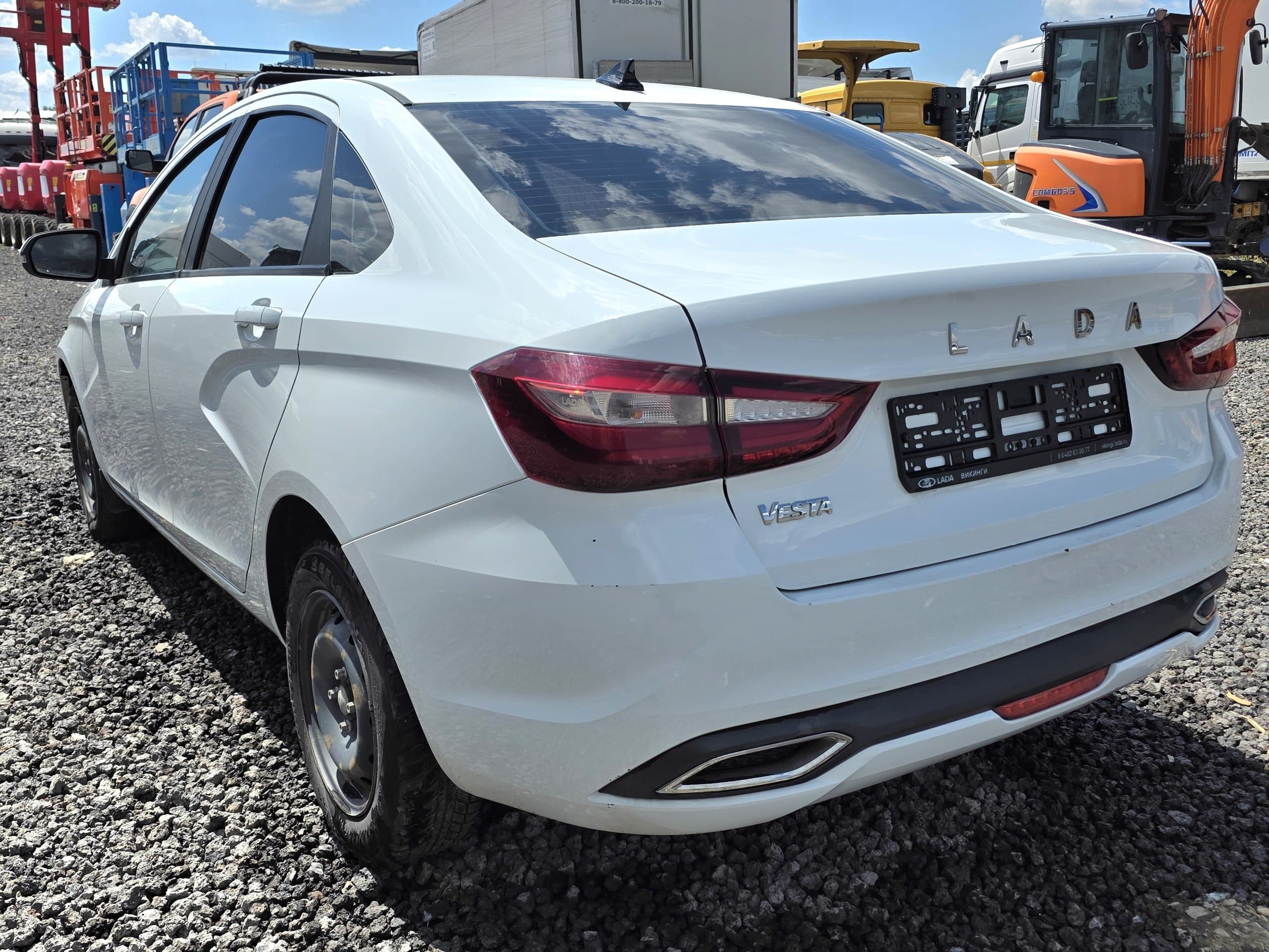 Lada Vesta седан - 4