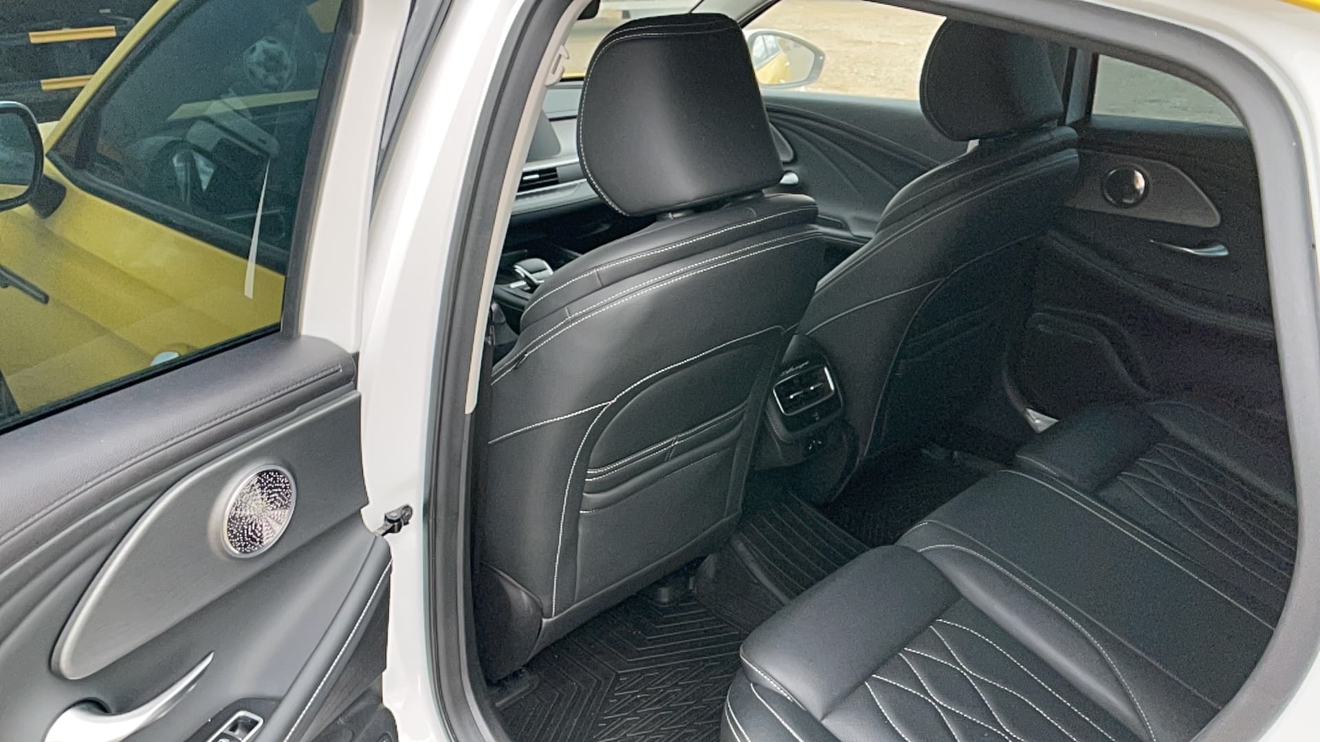 Chery ARRIZO 8 - 9