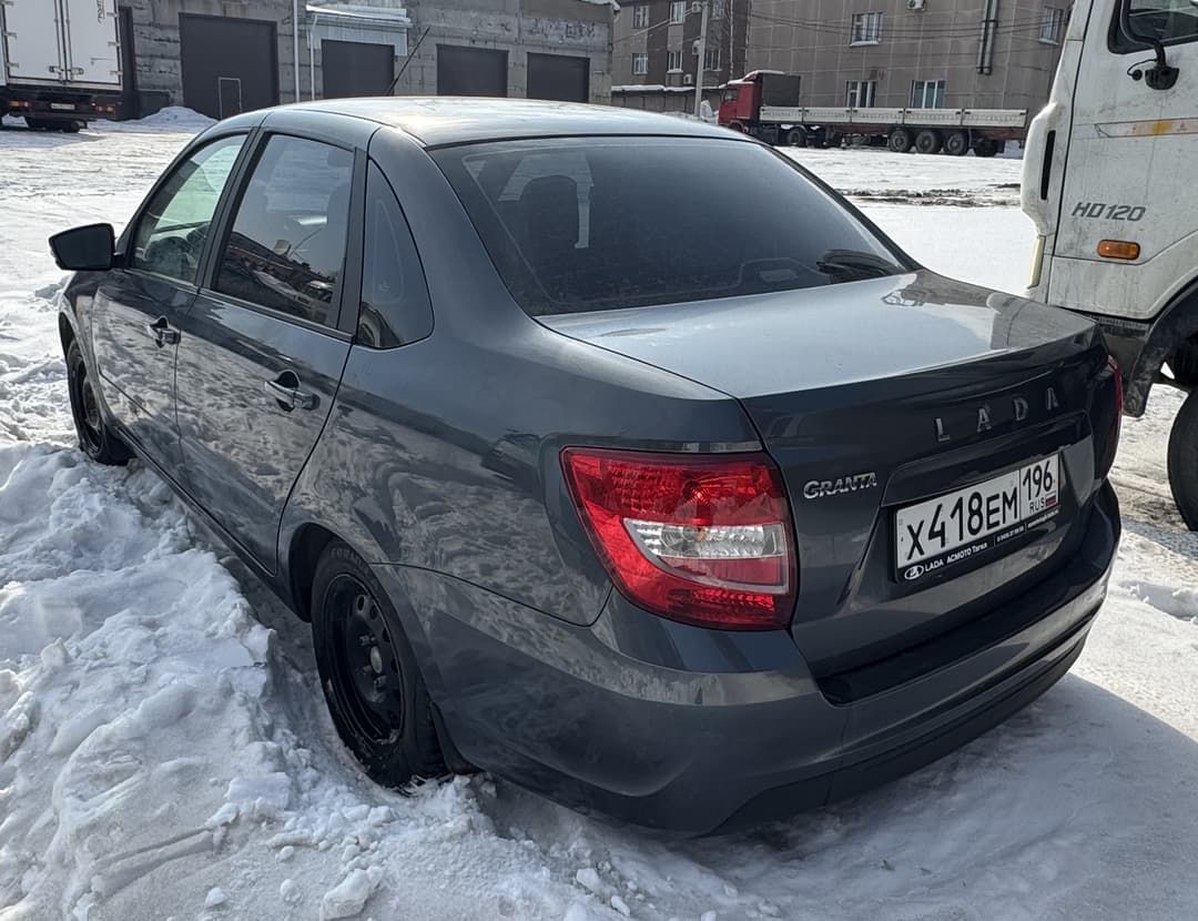 Lada Granta седан - 4