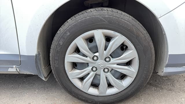 Hyundai Solaris - 10