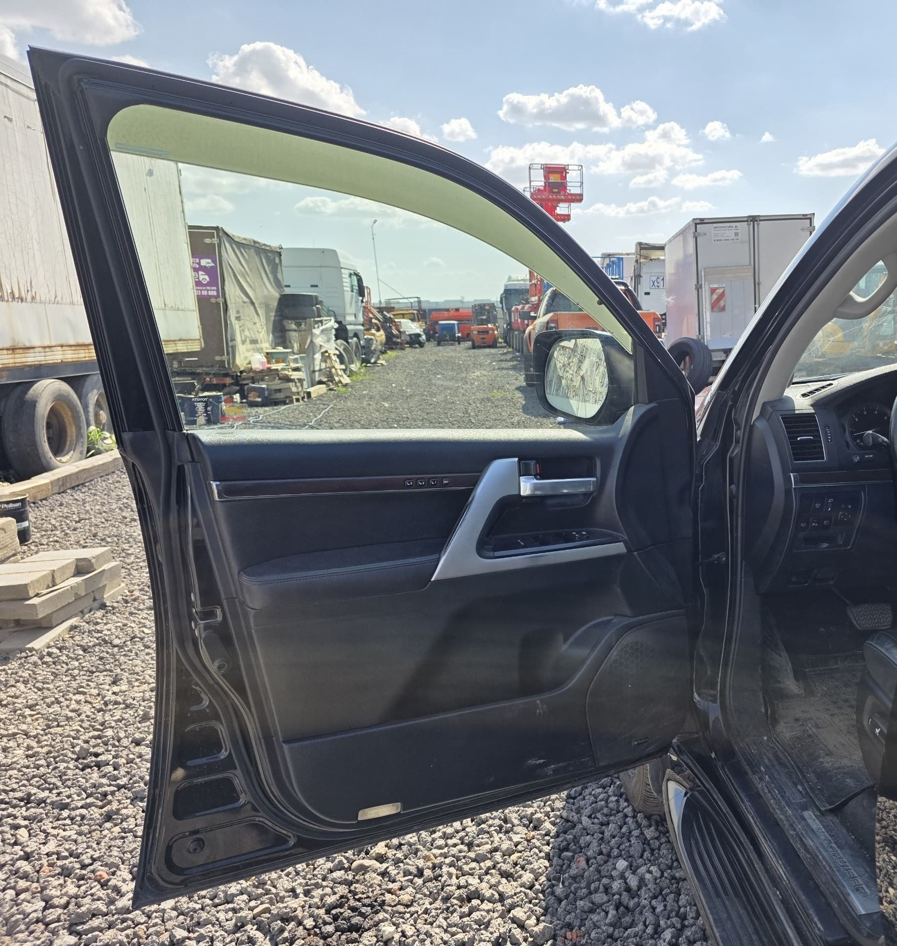Toyota Land Cruiser 200 - 8