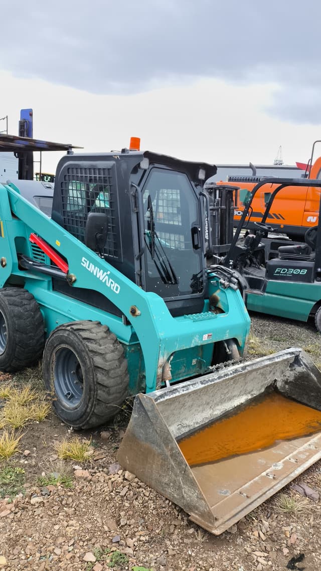 Sunward SWL3220 Мини погрузчик - 1