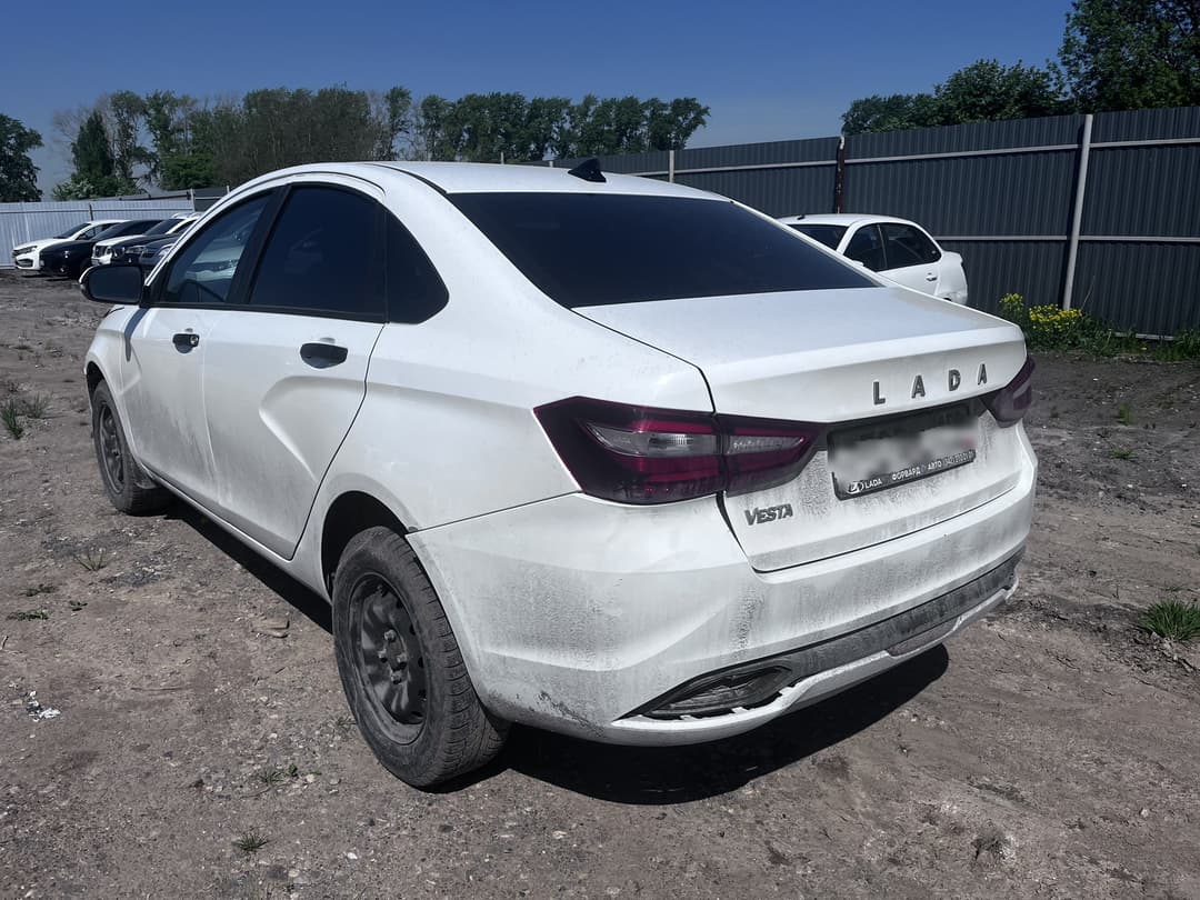 Lada Vesta седан - 4