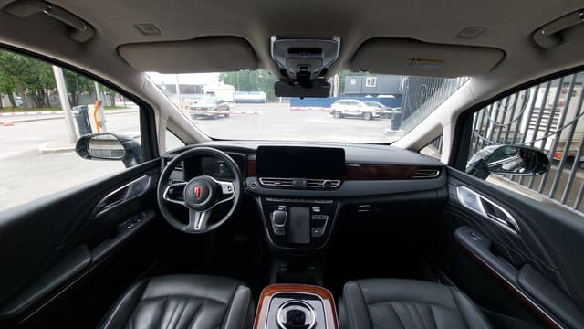Hongqi HQ9 - 5