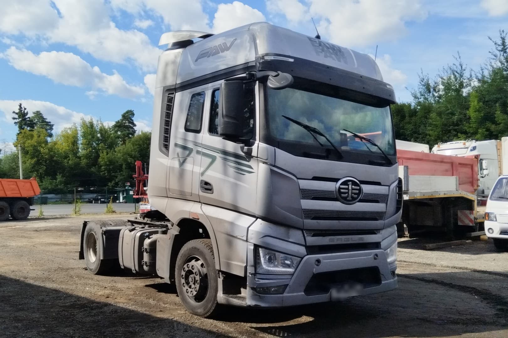 FAW J7 4x2 Седельный тягач - 2