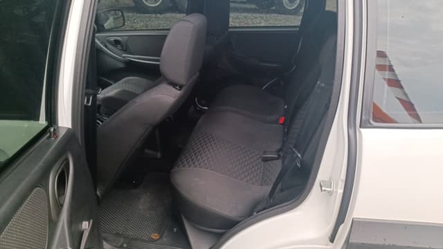 Lada Niva Travel - 9