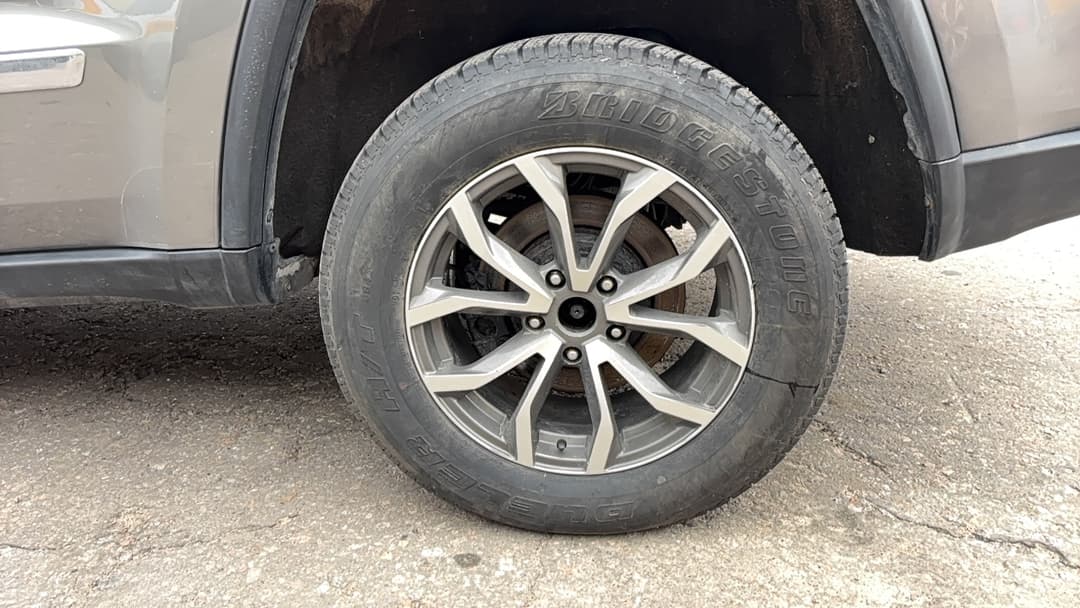 Jeep Grand Cherokee - 9