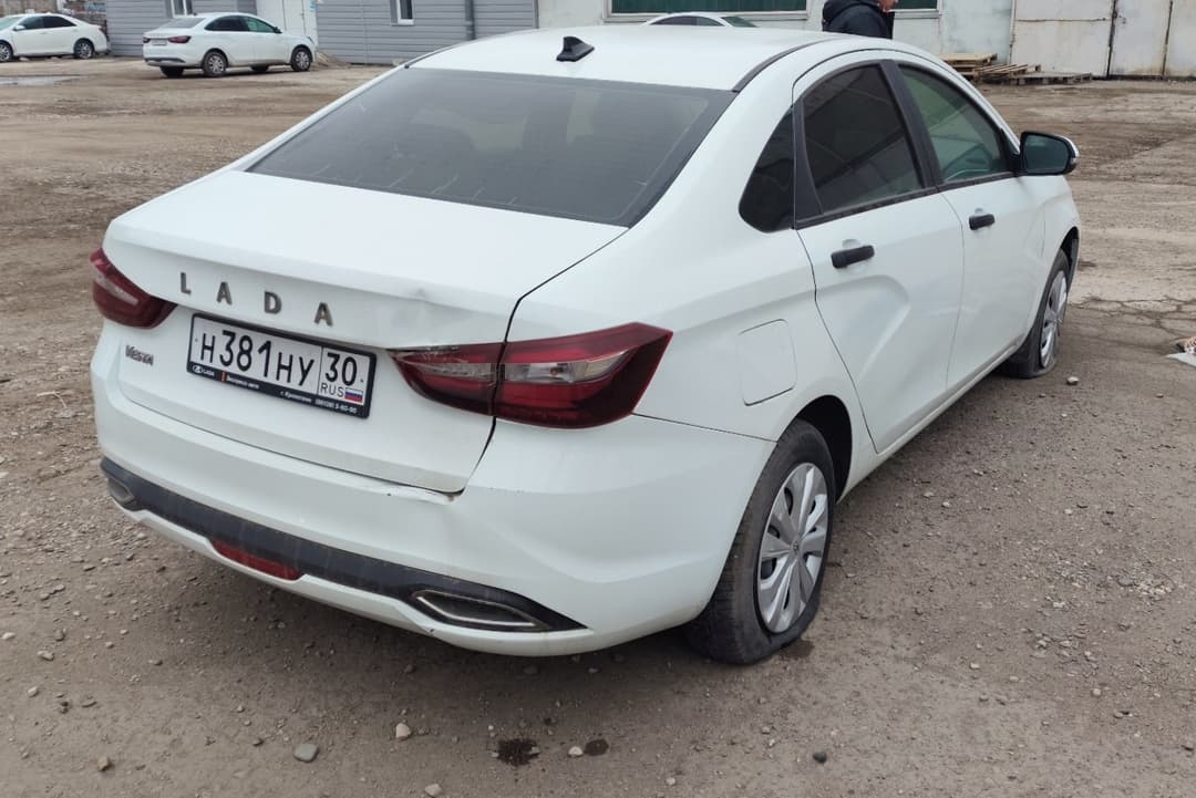 Lada Vesta седан - 3
