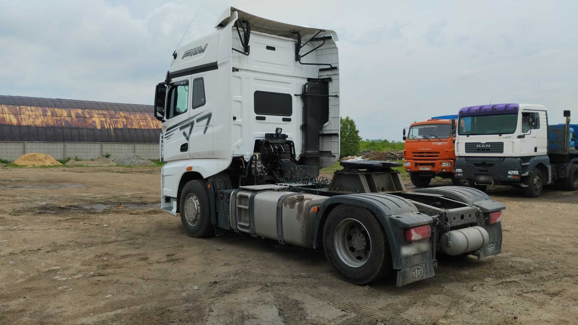 FAW J7 4x2 Седельный тягач - 4