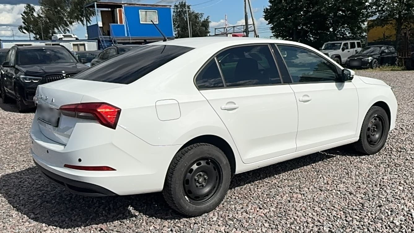 Skoda Rapid - 3