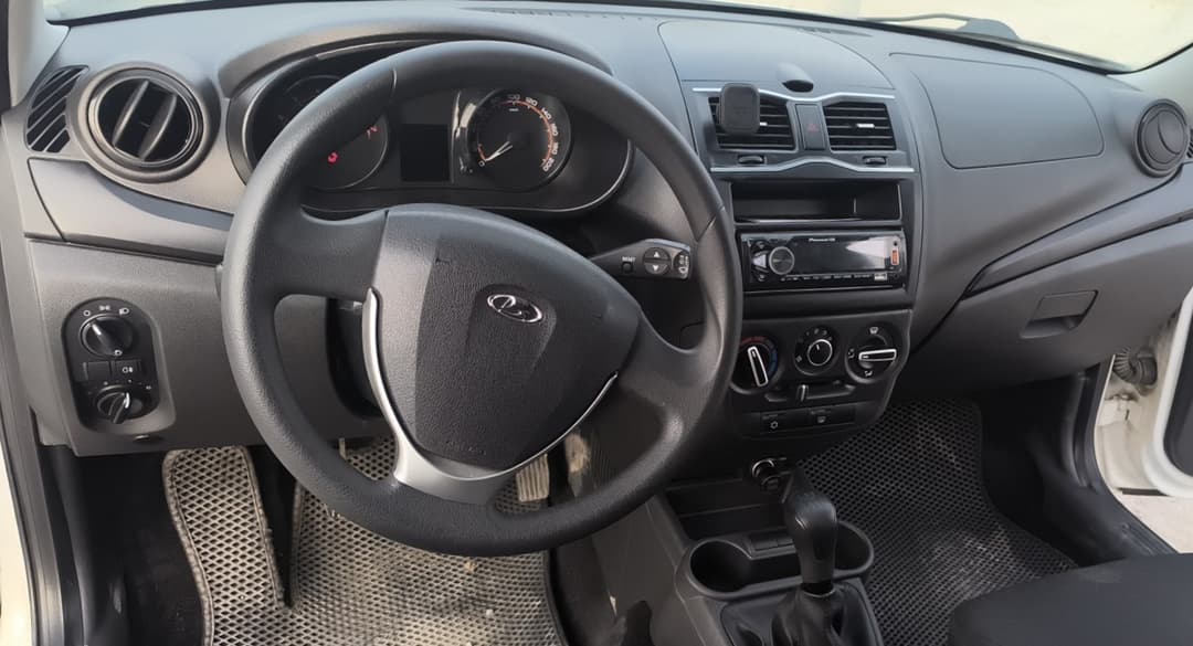 Lada Granta седан - 5