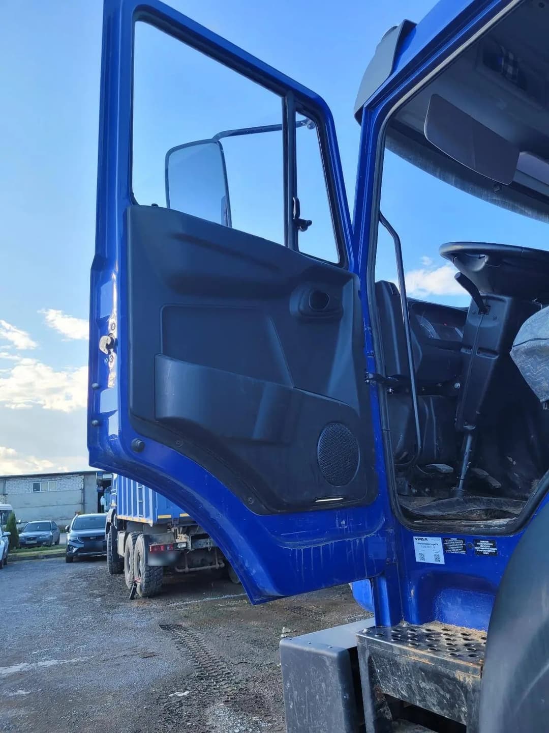 Ural 6370 6x6 Самосвал - 8