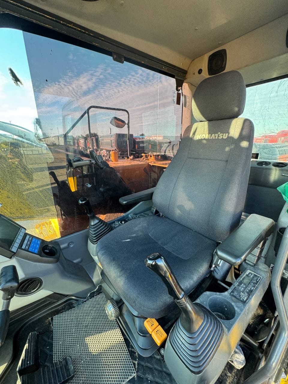 Komatsu PC 210 Экскаватор - 6