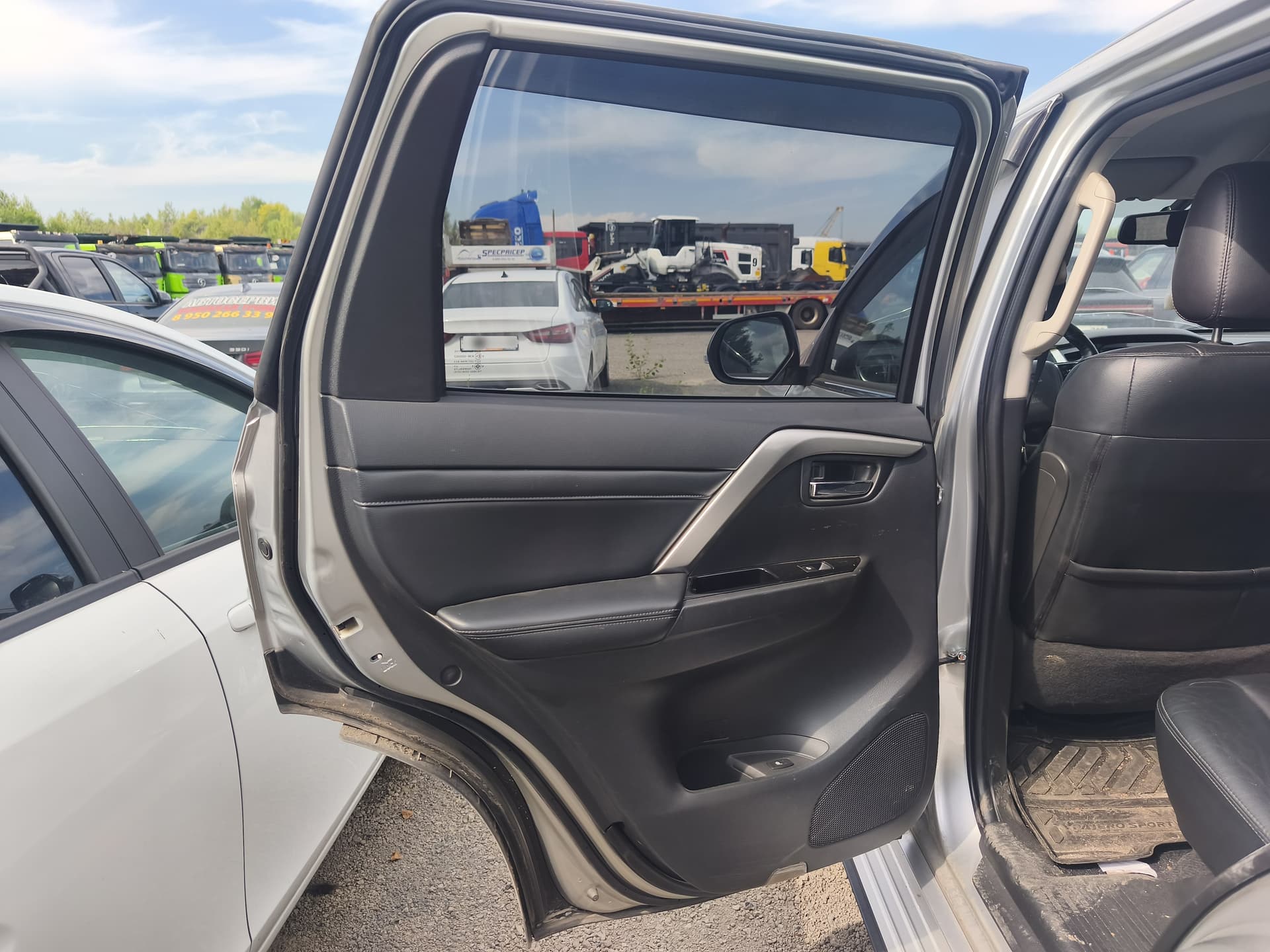 Mitsubishi Pajero Sport - 8