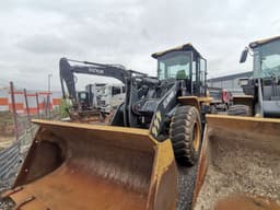 Xcmg LW330 Фронтальный погрузчик - 1