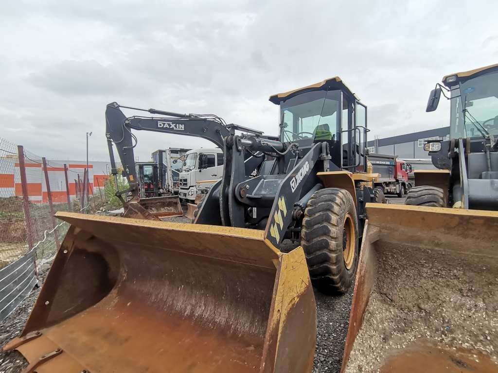 Xcmg LW330 Фронтальный погрузчик - 1