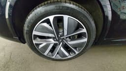 Li (Lixiang) L9 - 10
