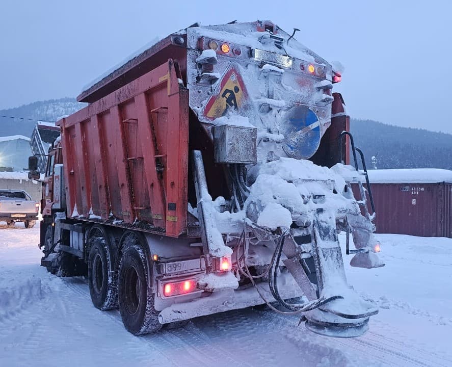 Ряжский Авторемонтный Завод МК-4534 на шасси КамАЗ 6520 6x4 КДМ - 4