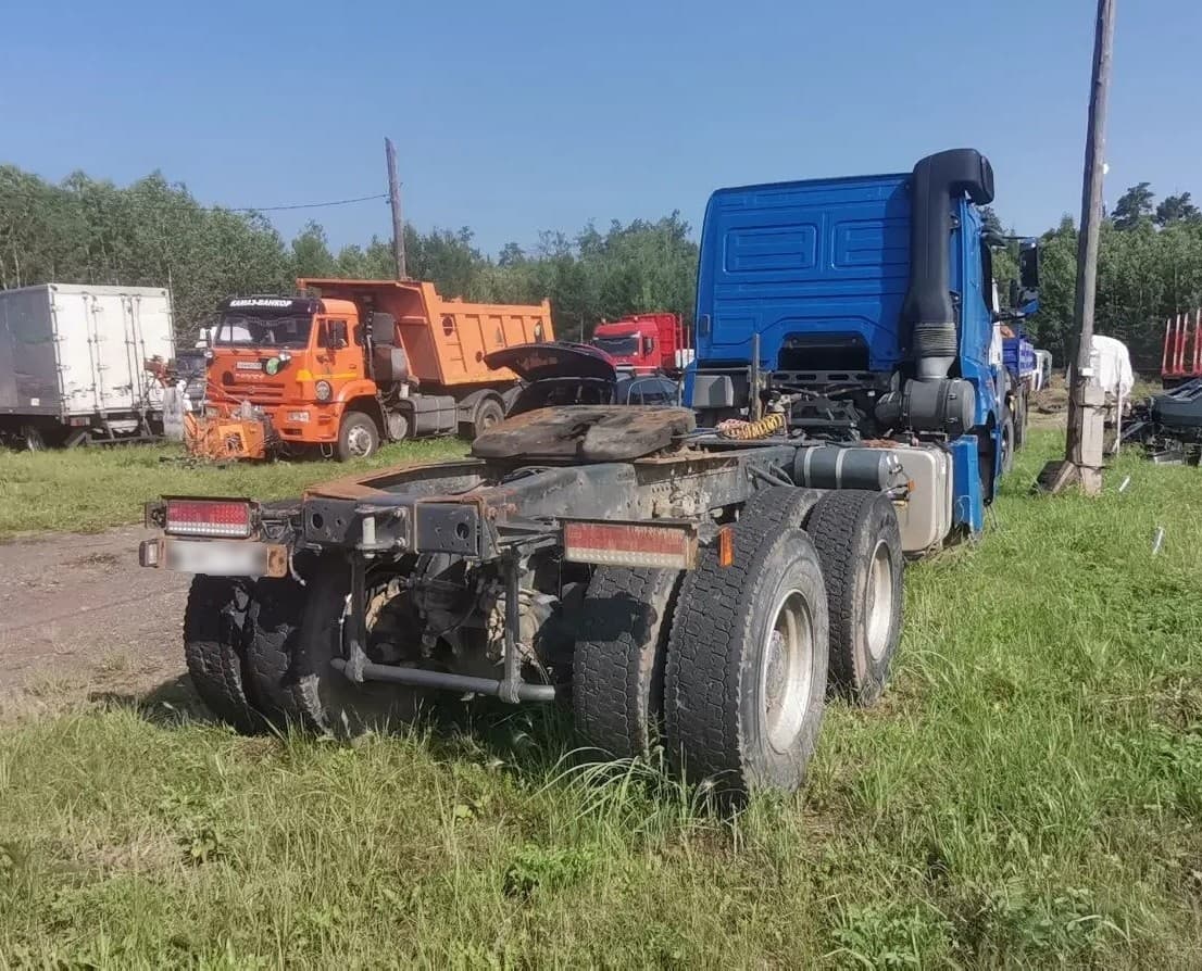 Камаз 65802 6x6 Седельный тягач - 3
