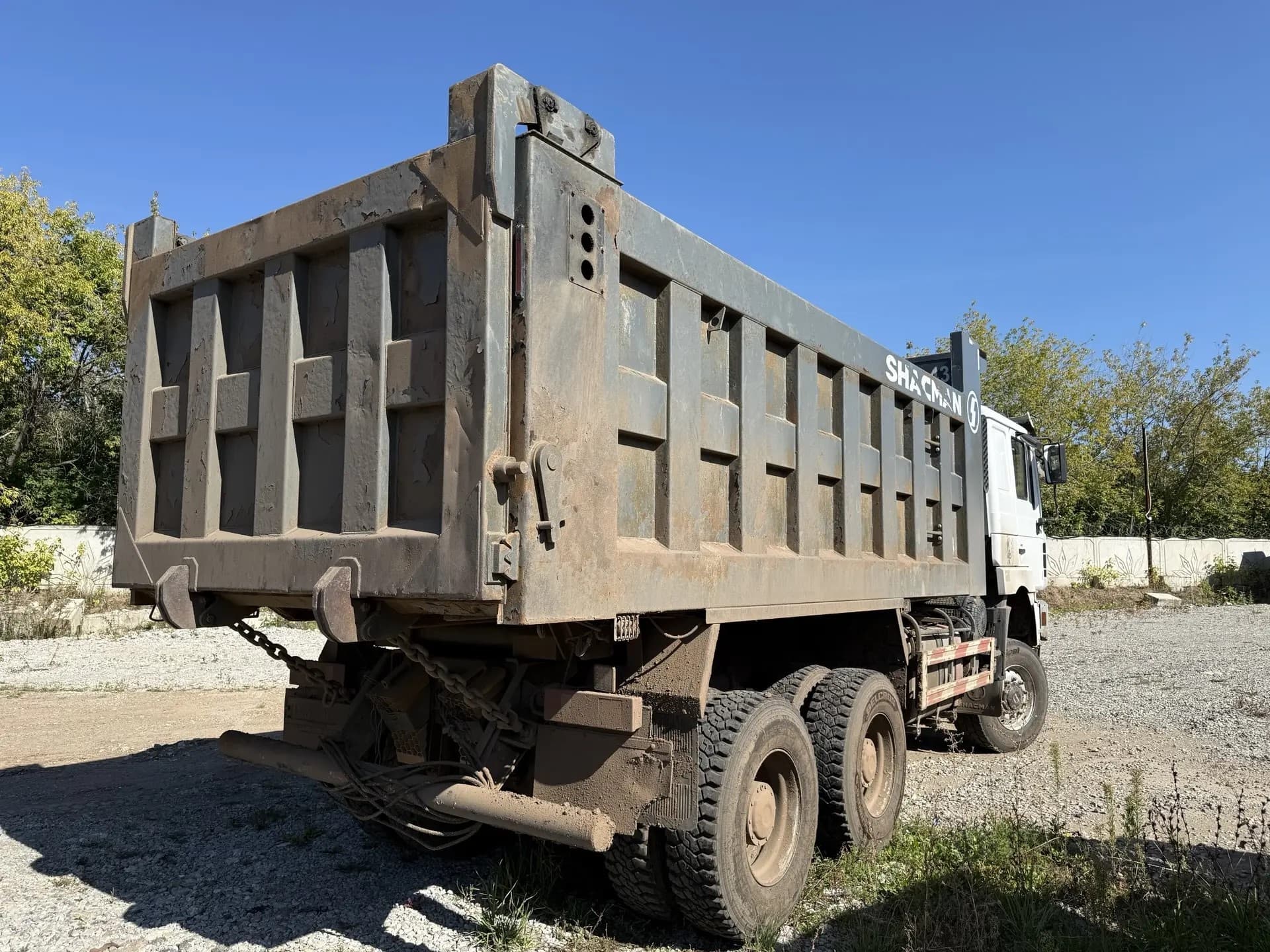 Shacman (Shaanxi) SX* 6x6 Самосвал - 2