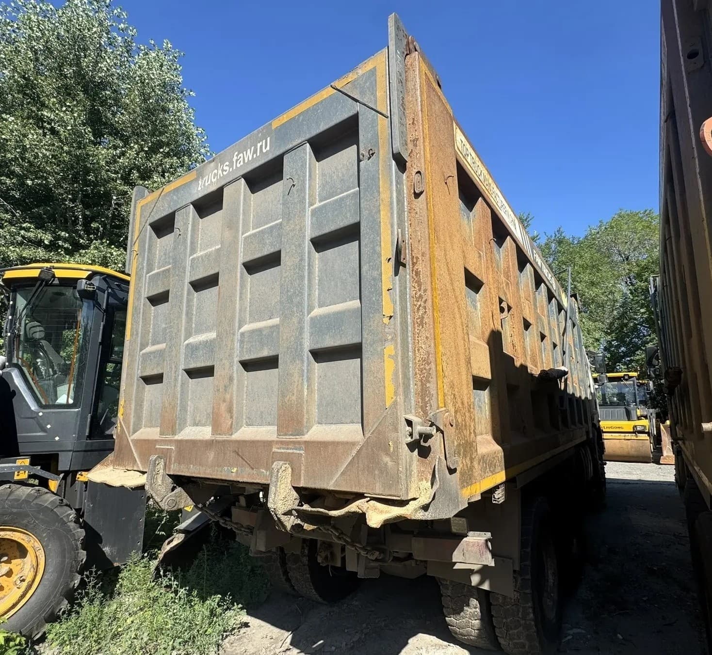 FAW J6* 6x4 Самосвал - 3