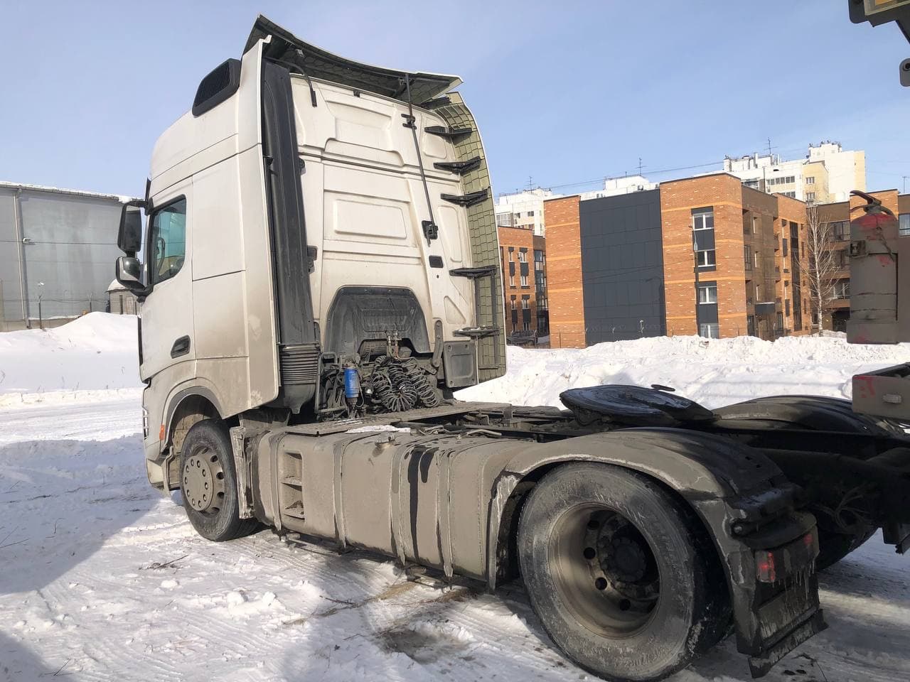 Shacman (Shaanxi) SX* 4x2 Седельный тягач - 4