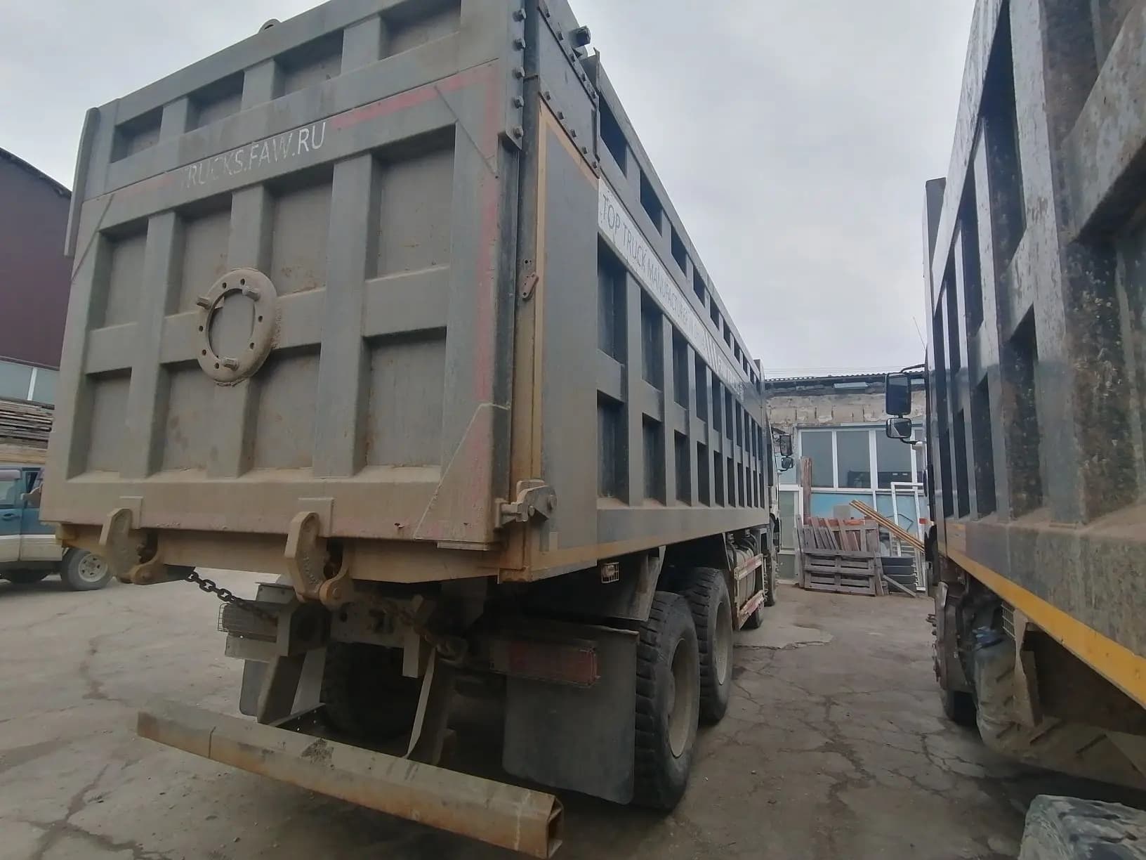 FAW J6 8x4 Самосвал - 3