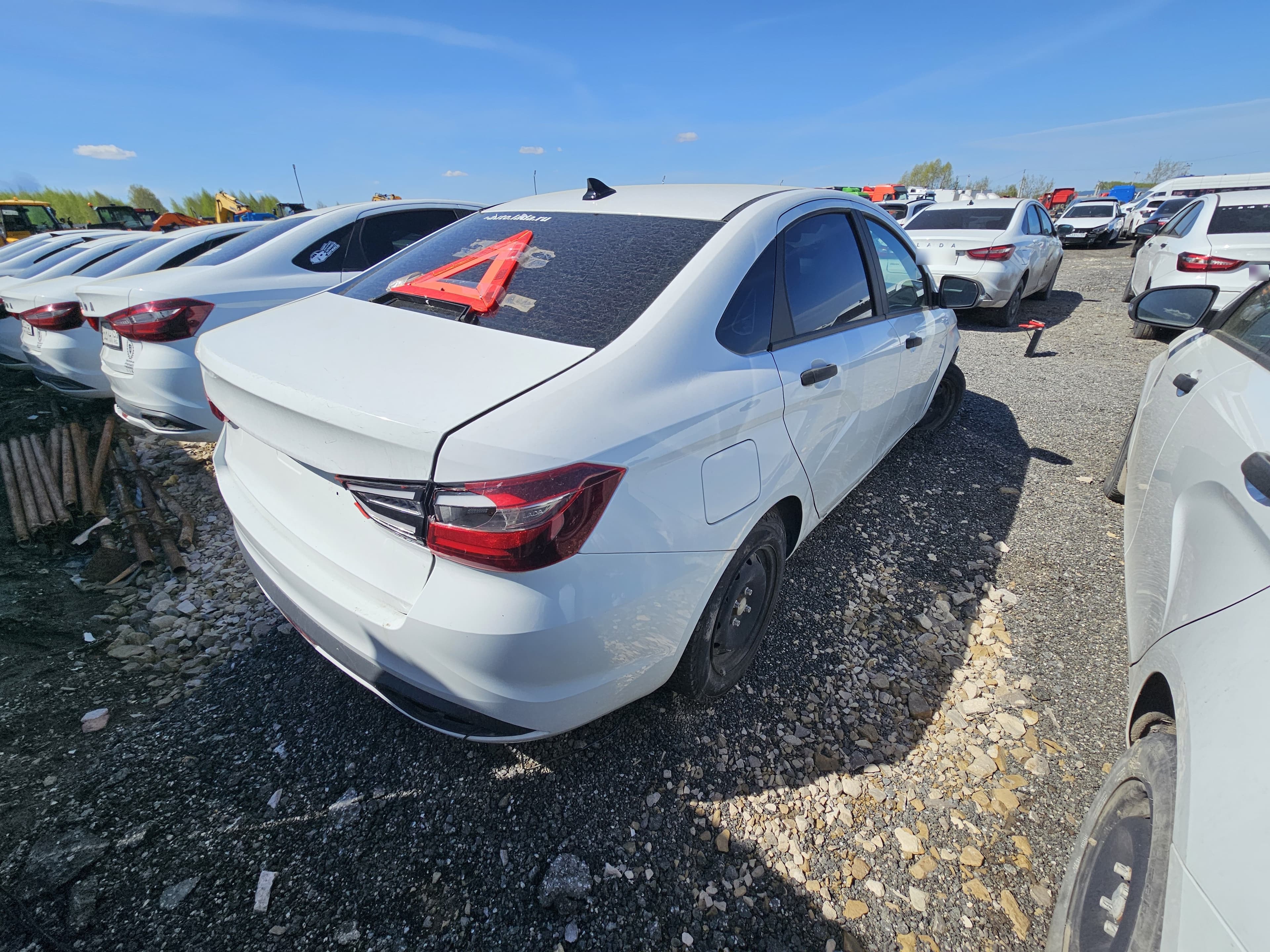 Lada Vesta седан - 3