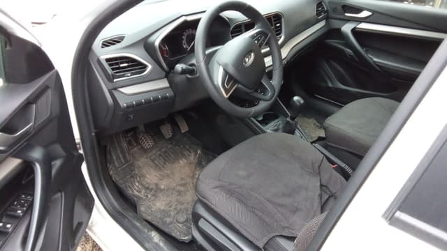 Lada Vesta седан - 6
