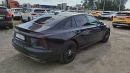 Hongqi H5 - 3