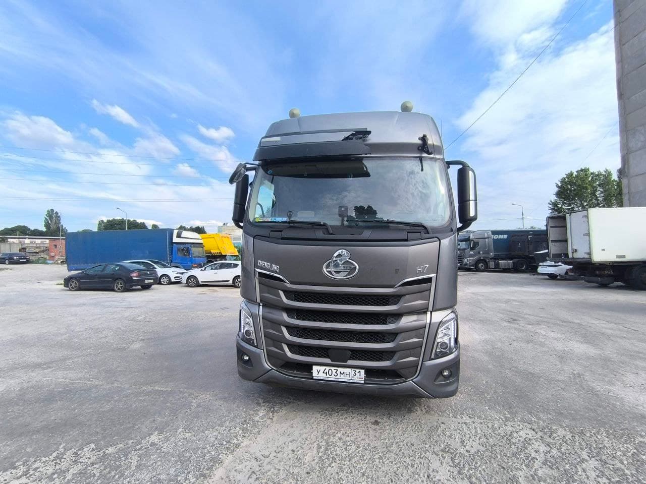 Chenglong LZ4181* 4x2 Седельный тягач - 1