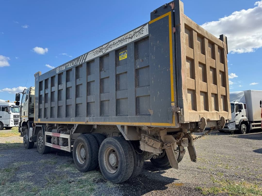 FAW J6 8x4 Самосвал - 4