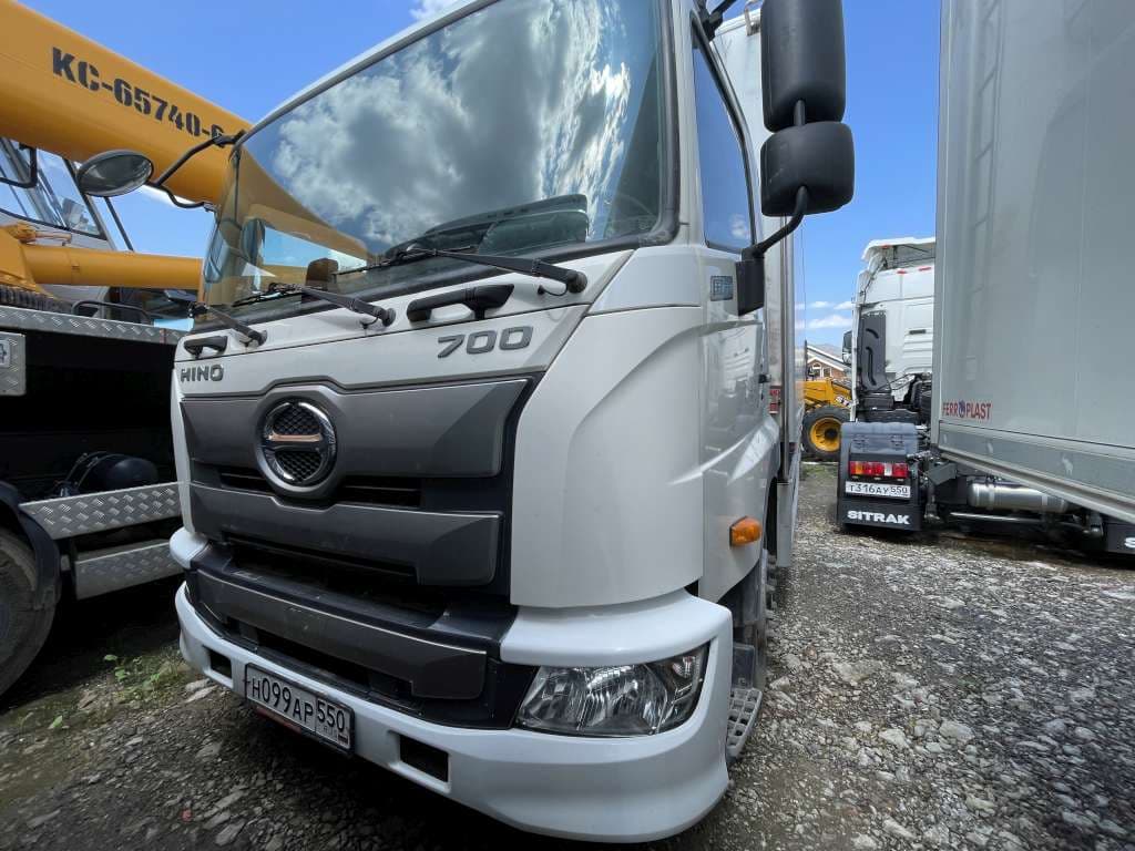 Hino 700 4x2 Изотермический/рефрижератор - 1