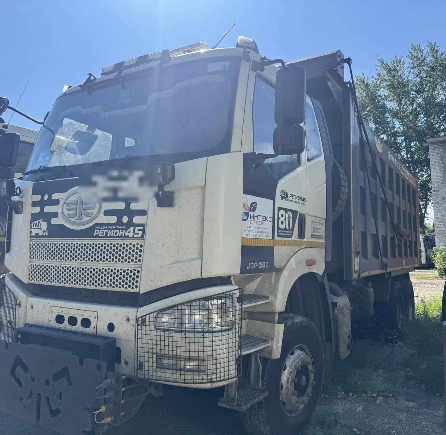 FAW J6* 6x4 Самосвал - 1