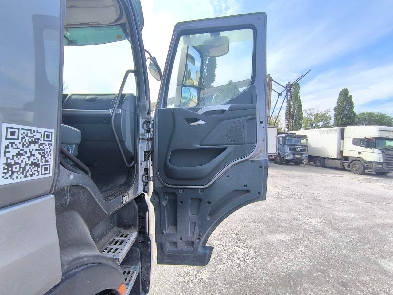 Chenglong LZ4181* 4x2 Седельный тягач - 8