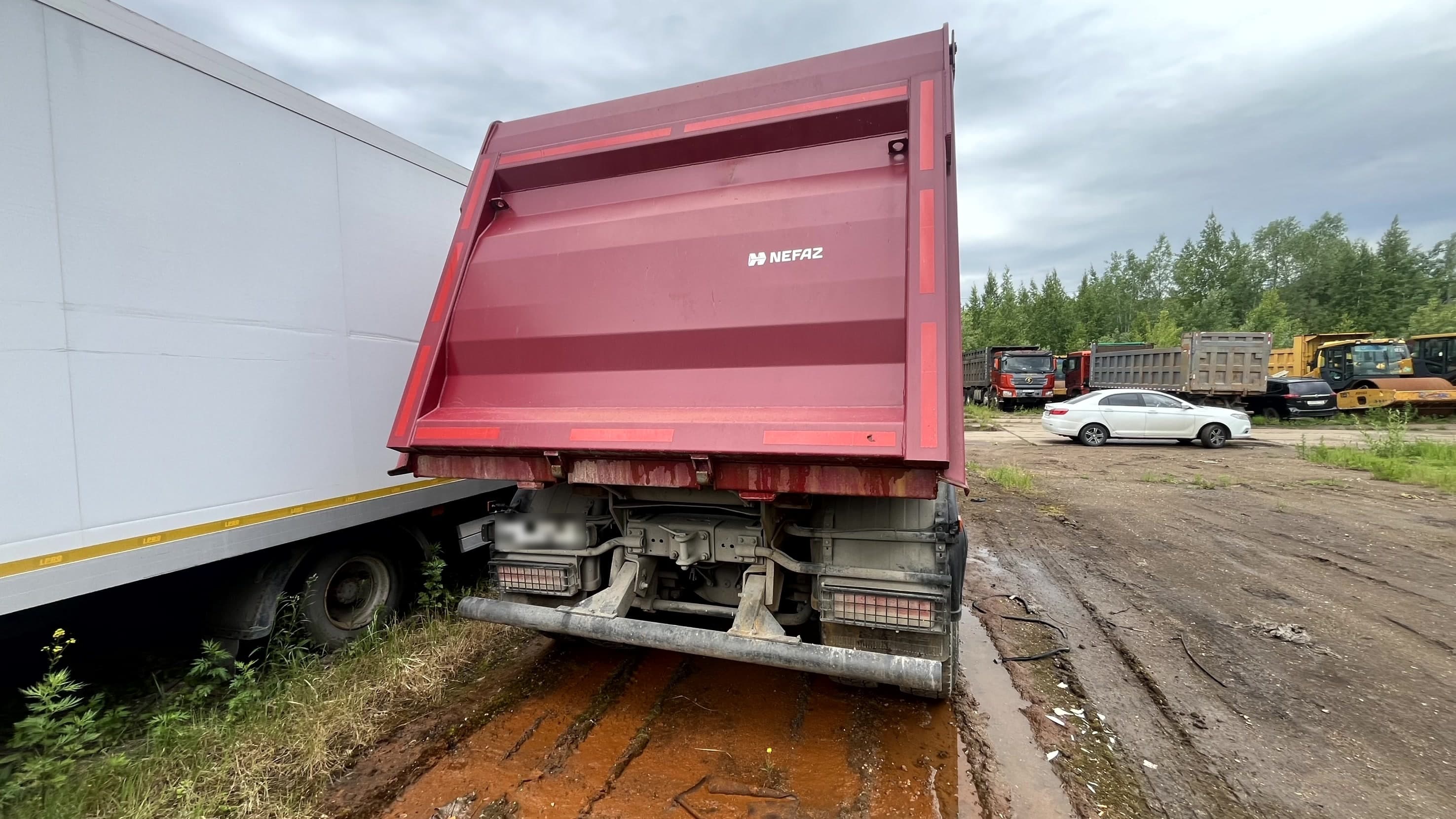 Камаз 65201 8x4 Самосвал - 3