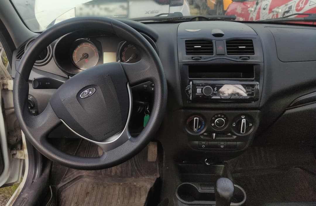 Lada Granta седан - 5