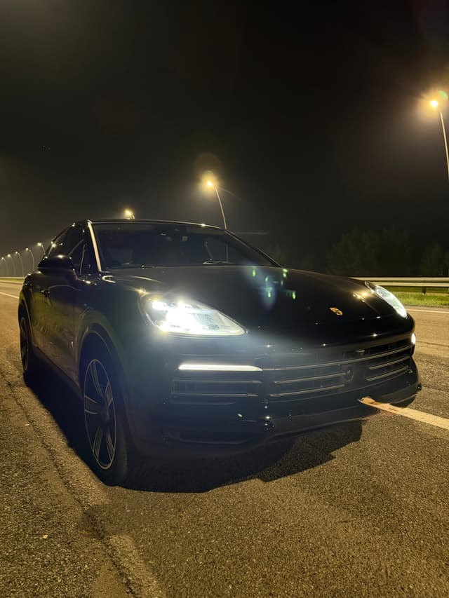 Porsche Cayenne - 4