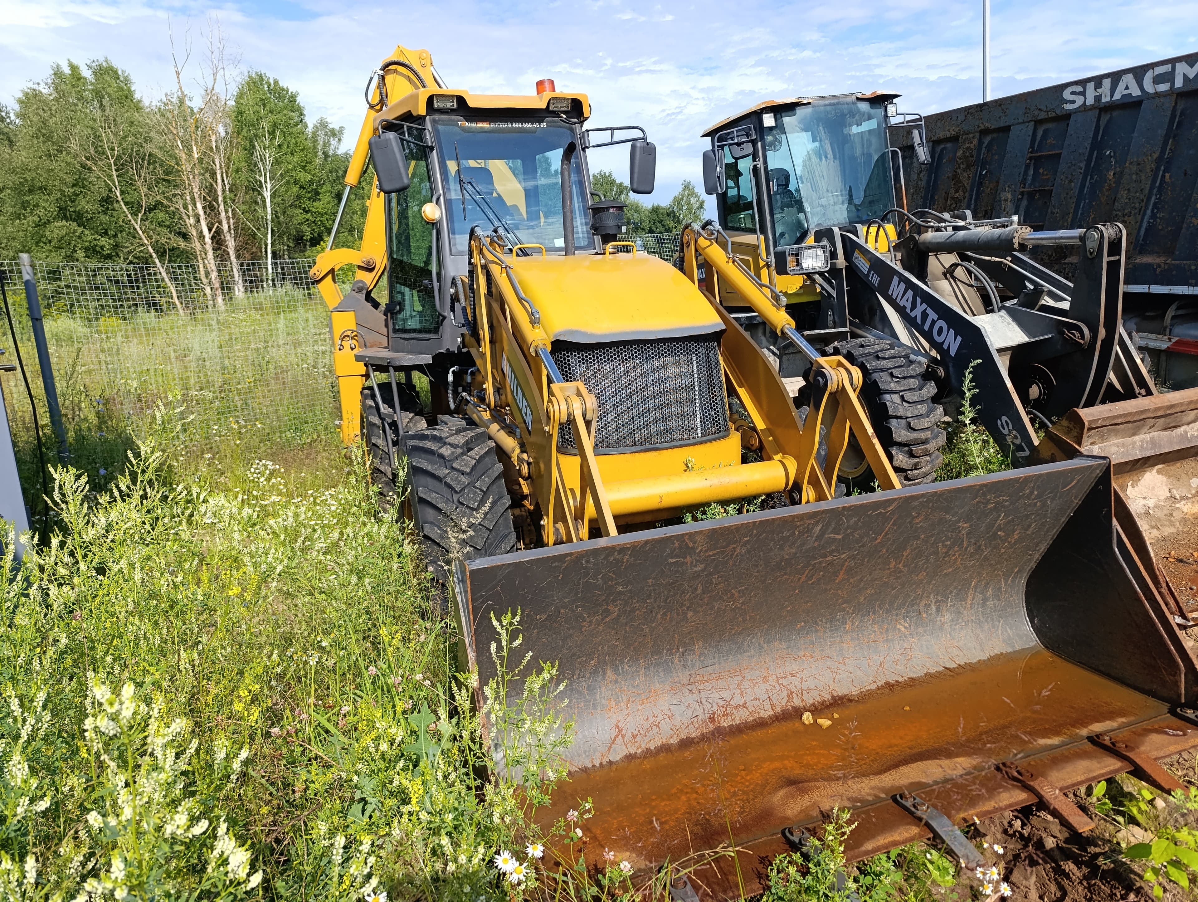 Builder BL30 Экскаватор-погрузчик - 2