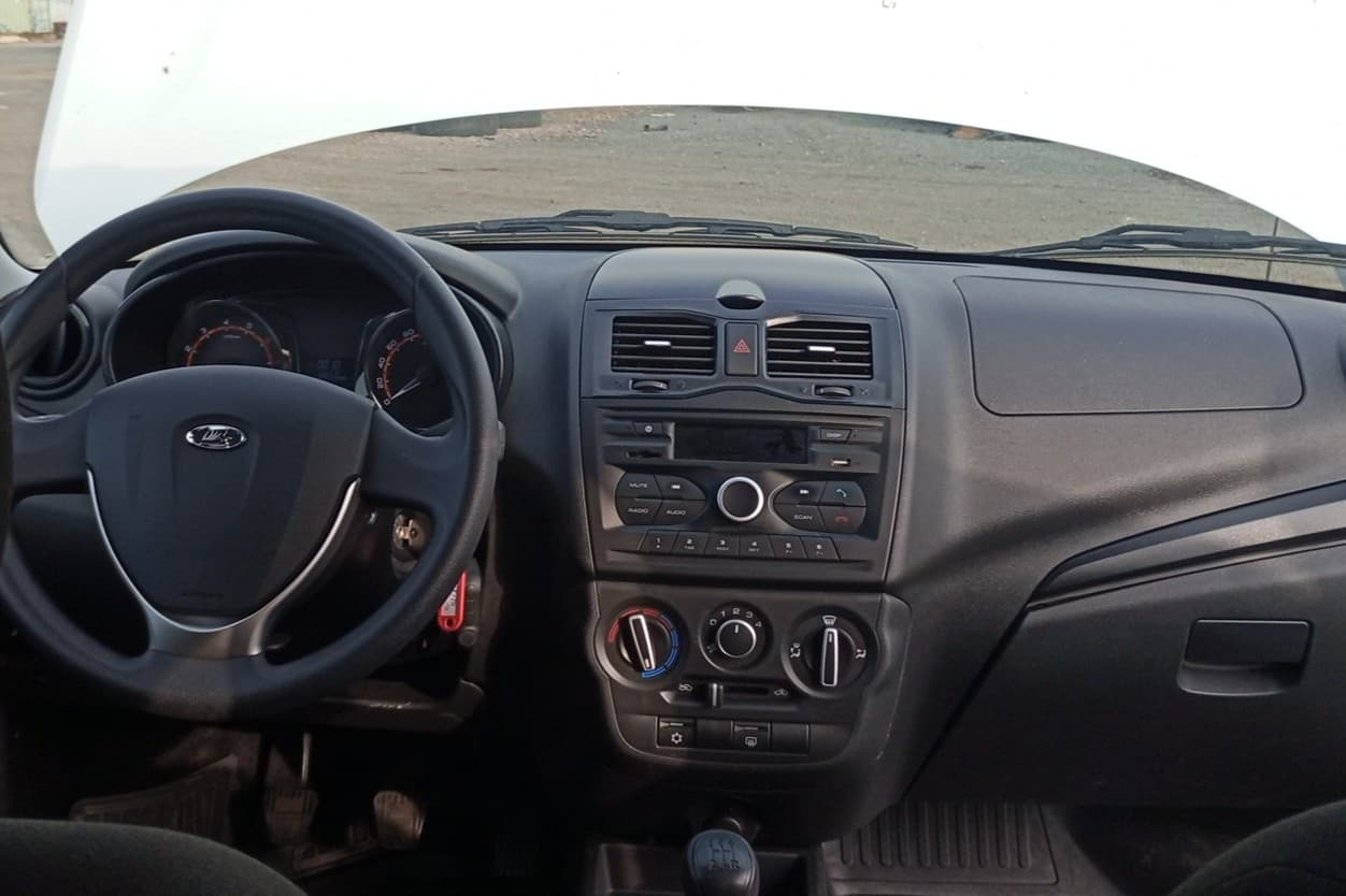 Lada Granta седан - 5