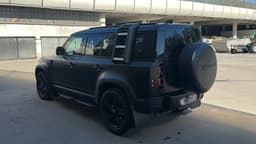 Land Rover Defender 110 - 4