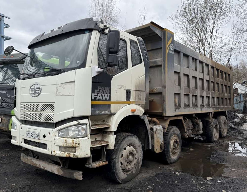 FAW CA 3310 8x4 Самосвал - 1