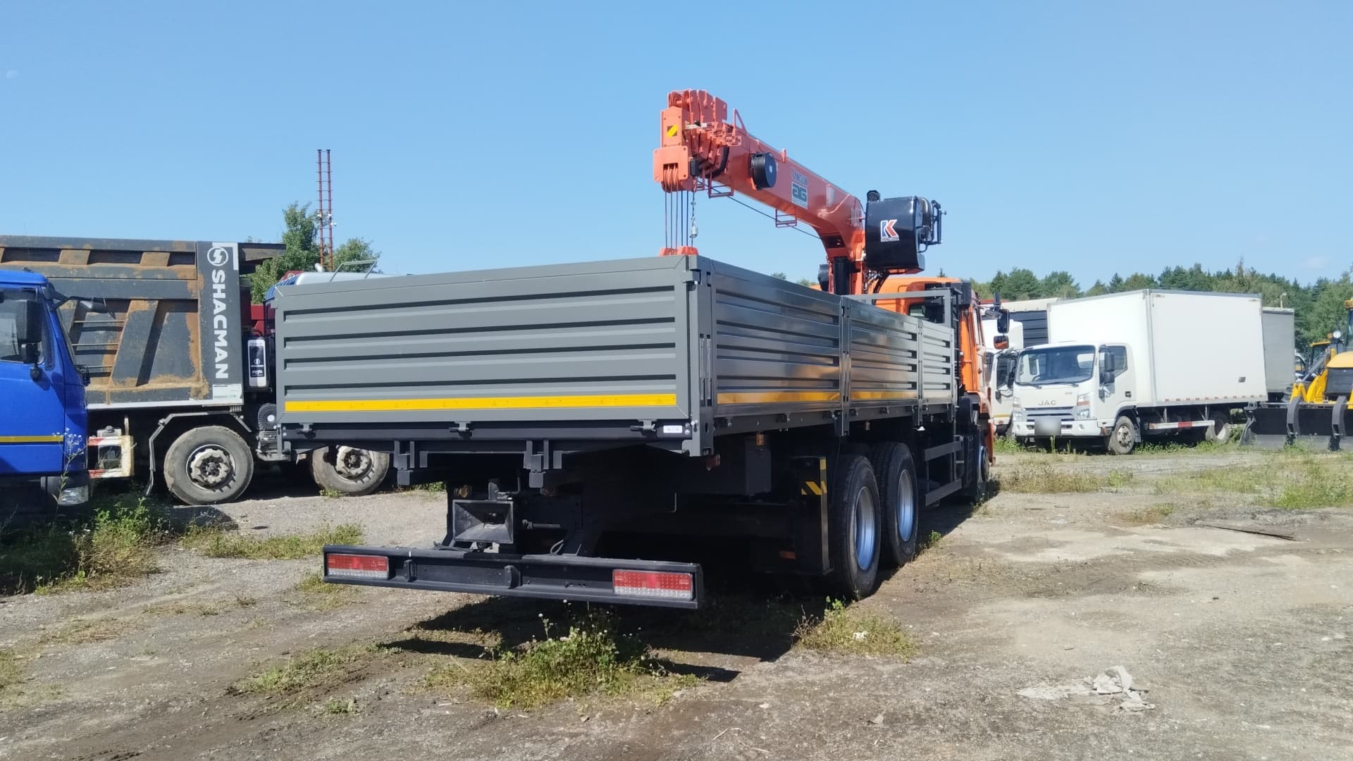 Кран Центр "Камаз" 6590* на шасси КамАЗ 65115 6x4 Бортовой с КМУ - 3