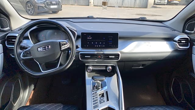 Geely Coolray - 5