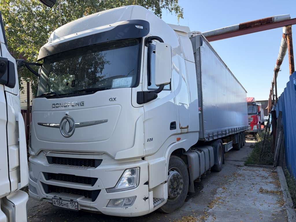 Dongfeng DFH 4x2 Седельный тягач - 1