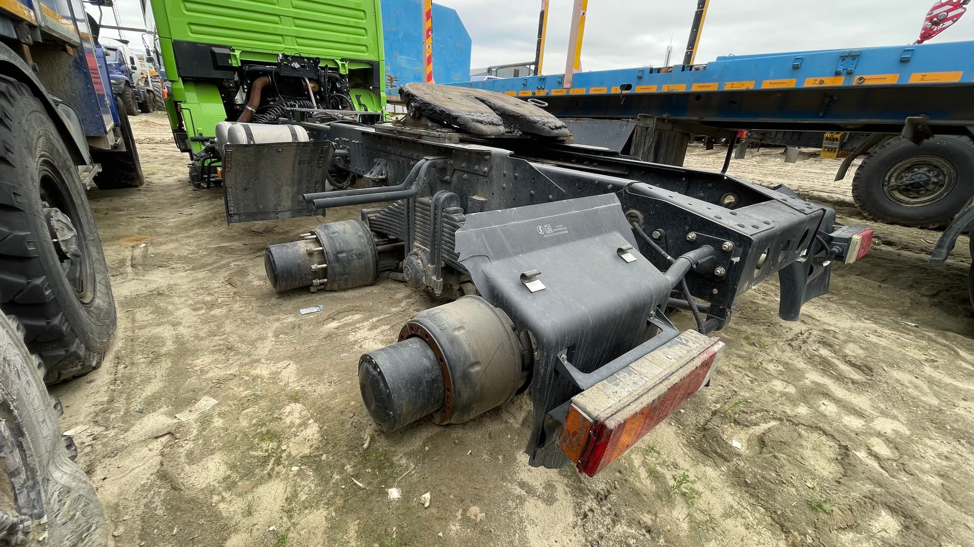 Shacman (Shaanxi) SX* 6x6 Седельный тягач - 4