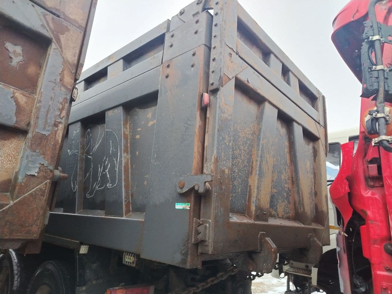Shacman (Shaanxi) SX* 8x4 Самосвал - 3