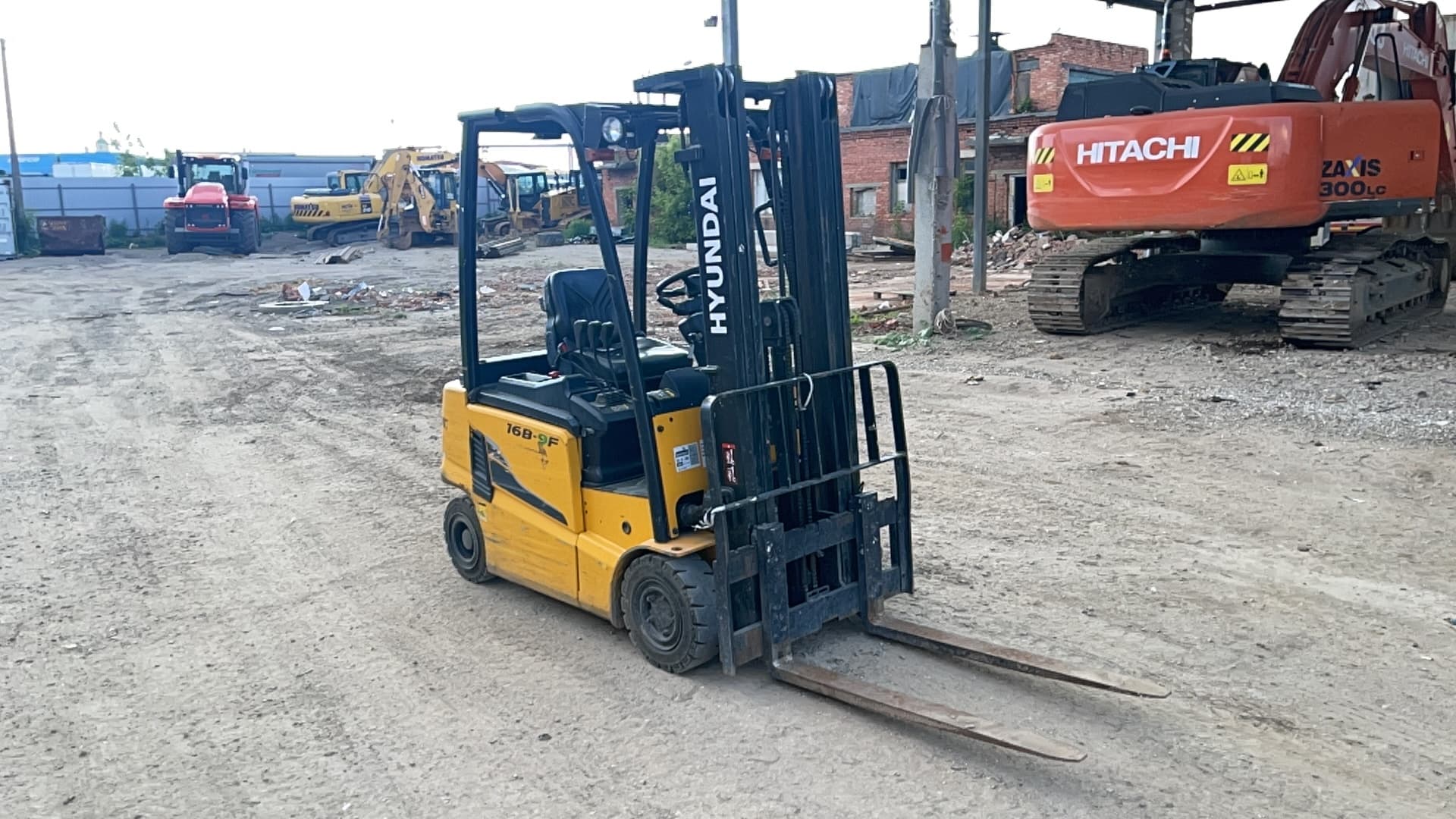 Hyundai 16B Вилочный погрузчик - 2